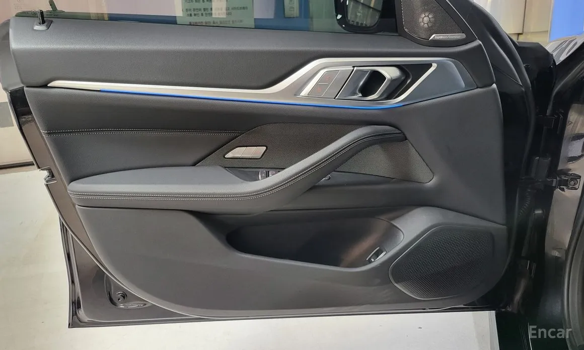 Фото 12 - BMW i4