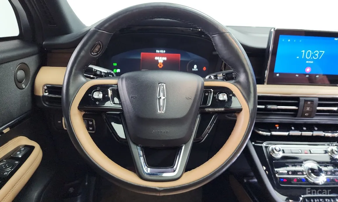 Фото 13 - Lincoln Corsair