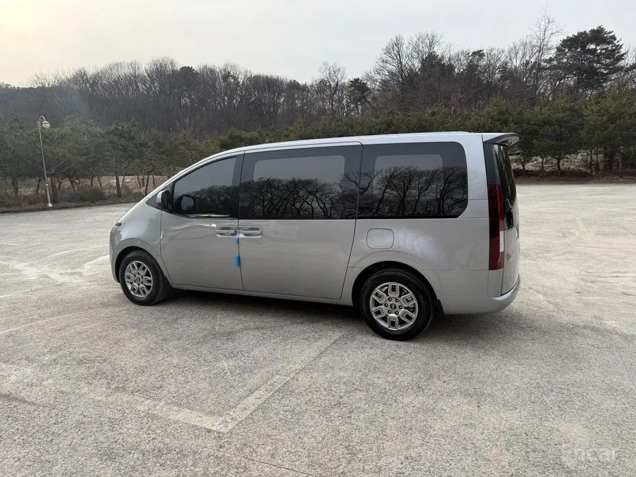 Фото 2 - Hyundai Staria