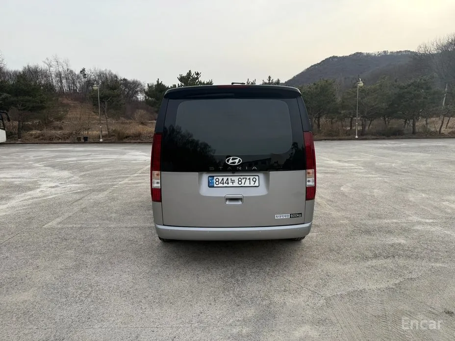 Фото 4 - Hyundai Staria