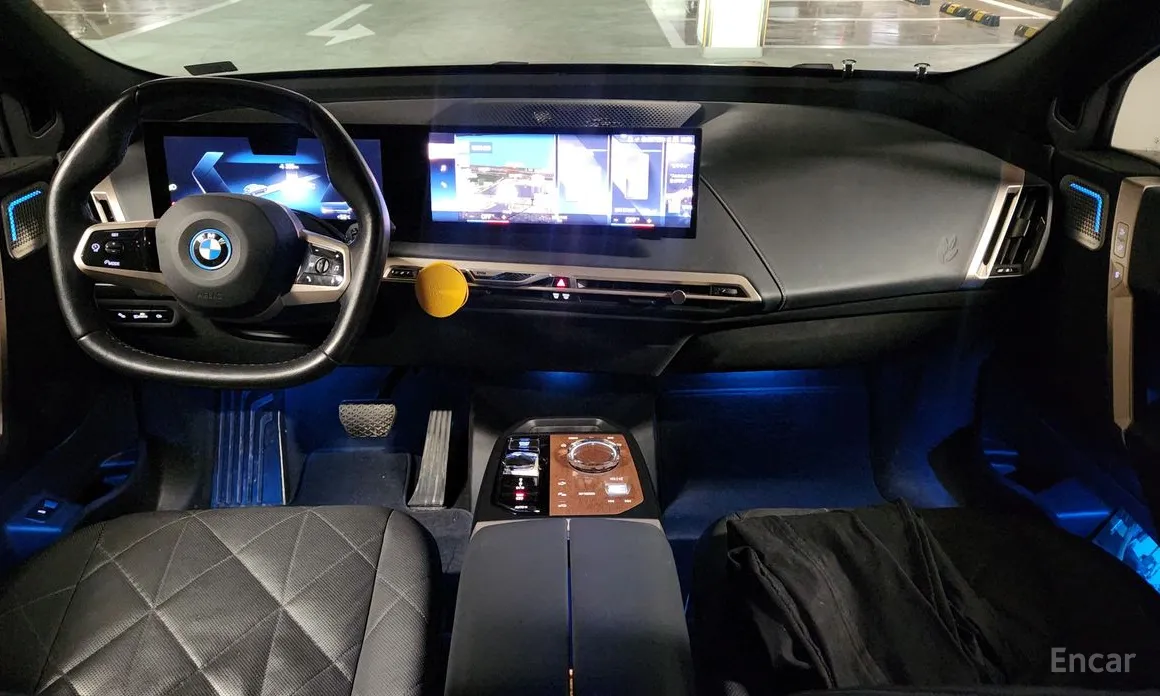 Фото 12 - BMW iX