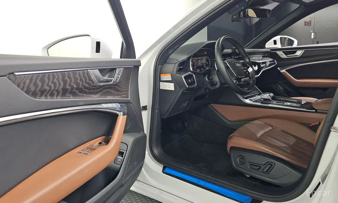 Фото 10 - Audi A6