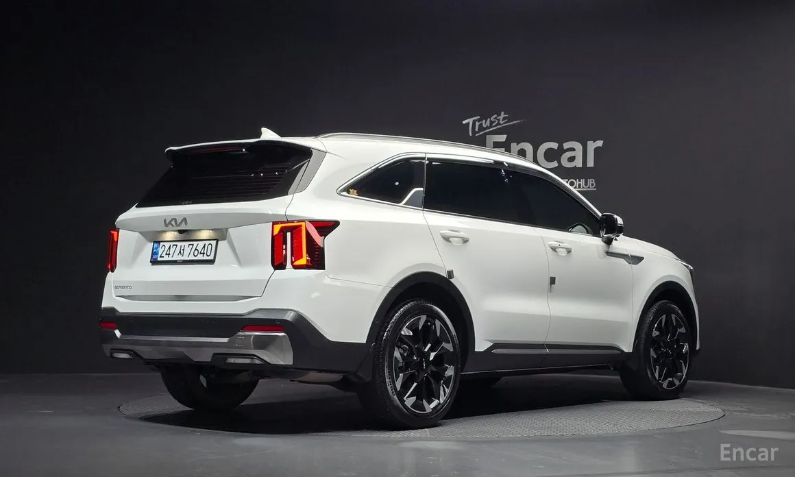 Фото 2 - Kia Sorento