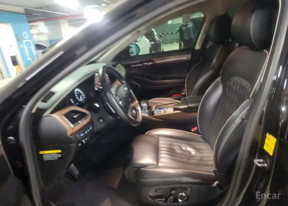 Фото 3 - Genesis G90