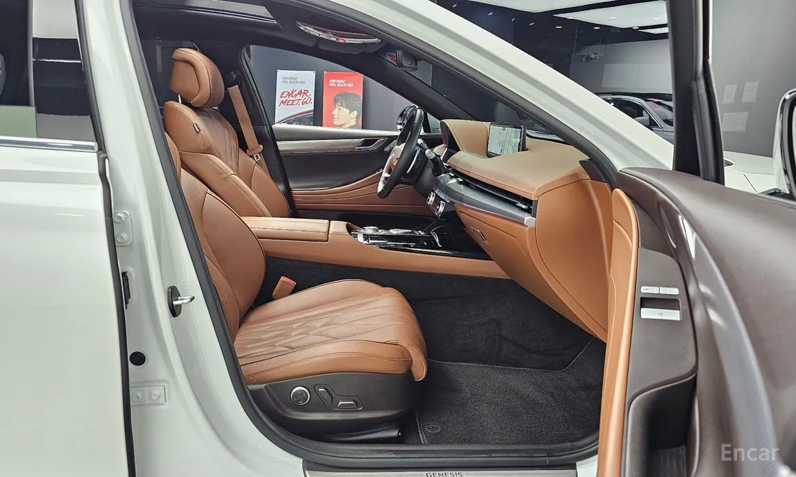 Фото 12 - Genesis G80