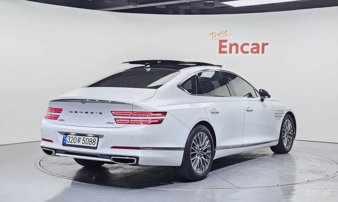 Фото 2 - Genesis G80