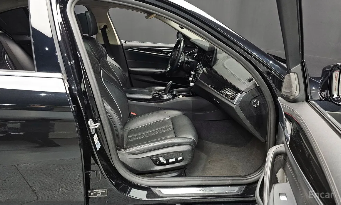 Photo 11 - BMW 5 Series