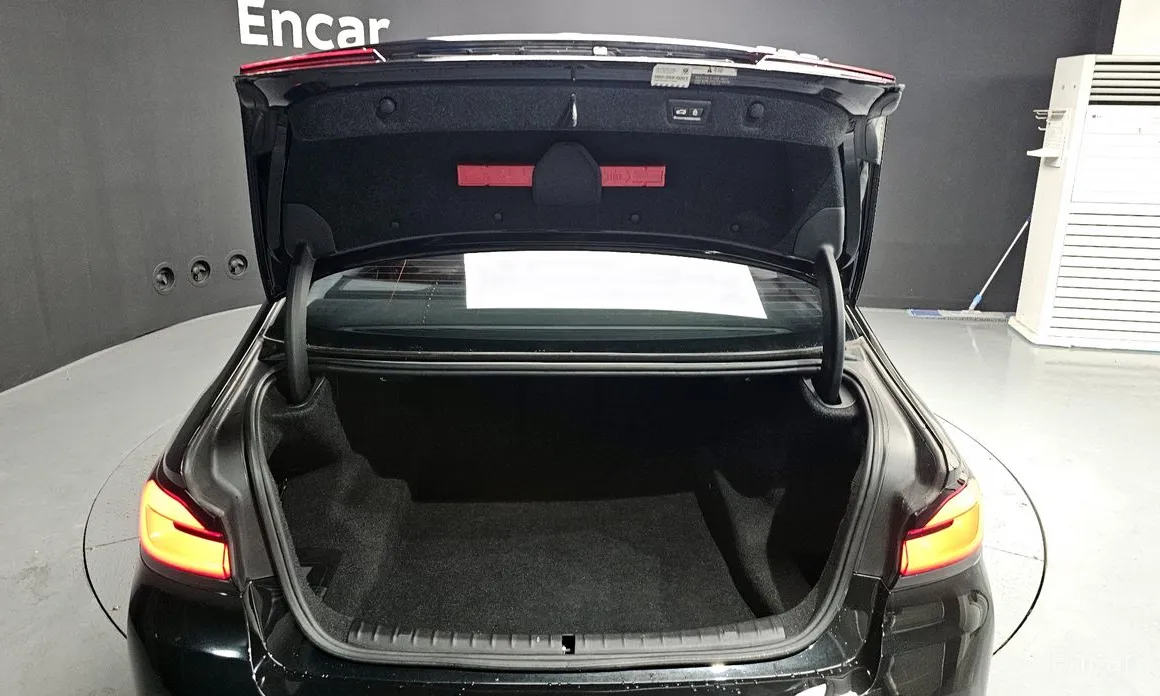 Photo 20 - BMW 5 Series