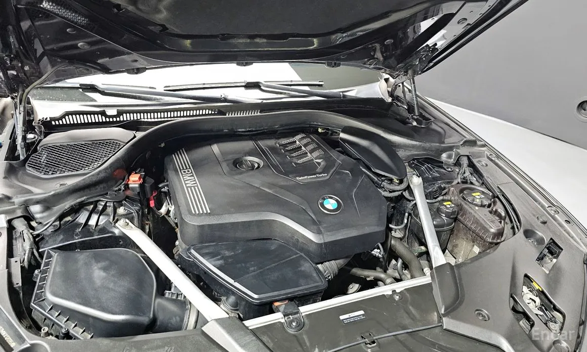 Photo 6 - BMW 5 Series