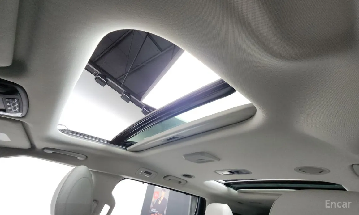 Фото 18 - Kia Carnival