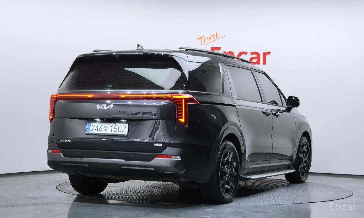 Фото 2 - Kia Carnival