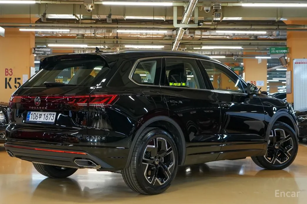 Photo 2 - Volkswagen Touareg