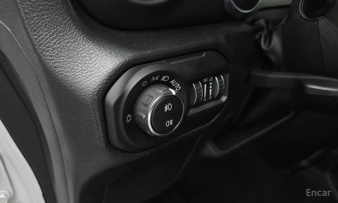 Photo 15 - Jeep Wrangler