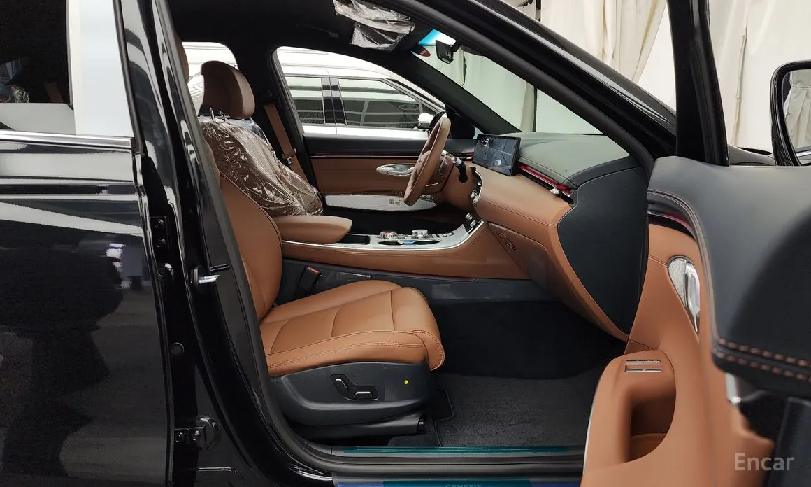 Фото 11 - Genesis GV70