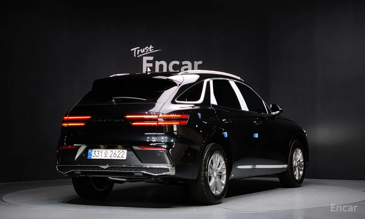 Фото 2 - Genesis GV70