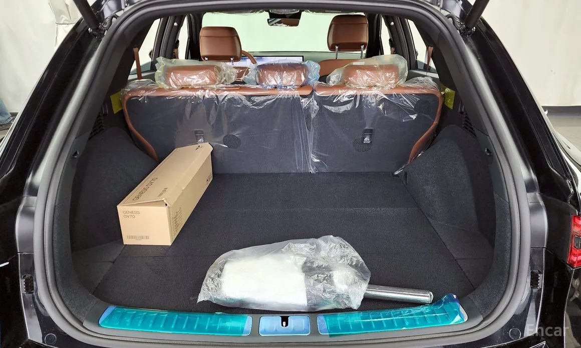 Фото 20 - Genesis GV70