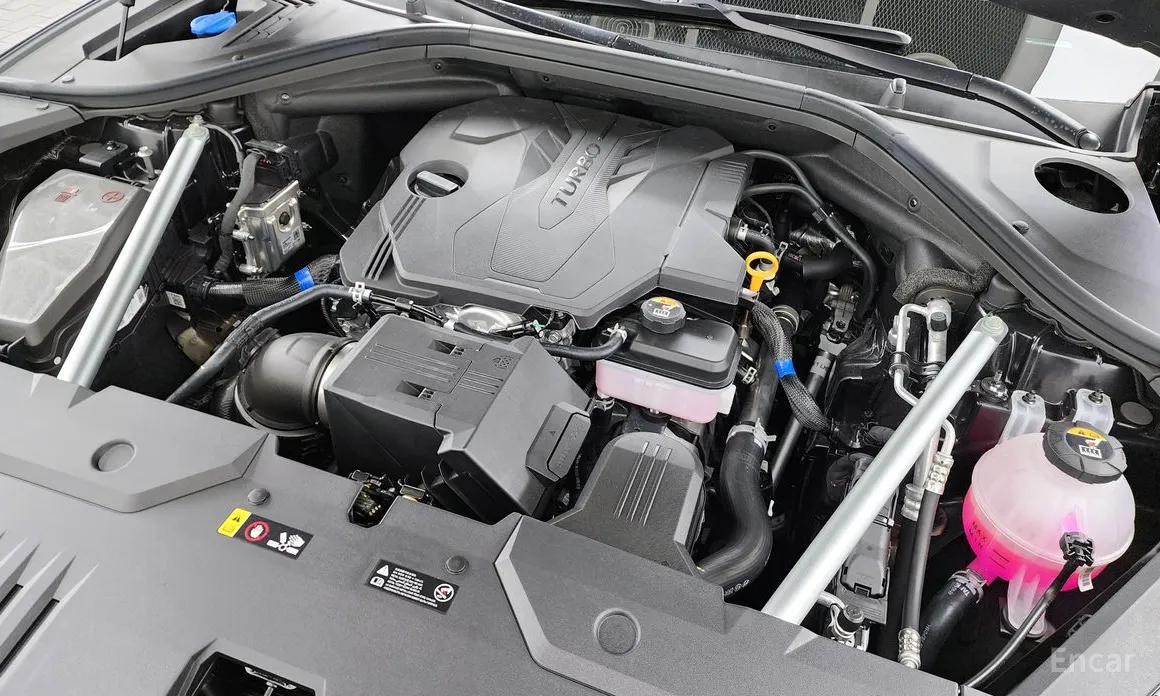 Фото 6 - Genesis GV70