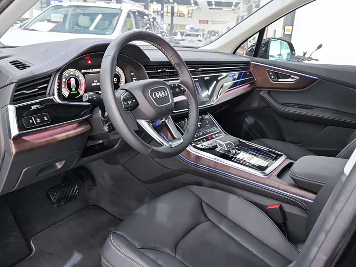 Фото 4 - Audi Q7