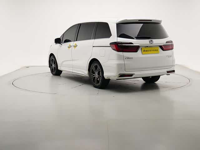 Фото 6 - Honda Odyssey