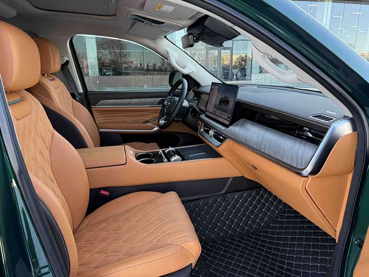 Фото 8 - Tank 500 Hybrid