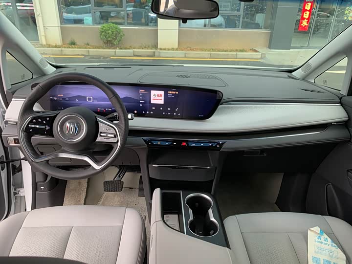 Photo 9 - Buick GL8 ES