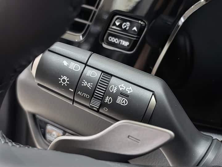 Фото 4 - Lexus NX