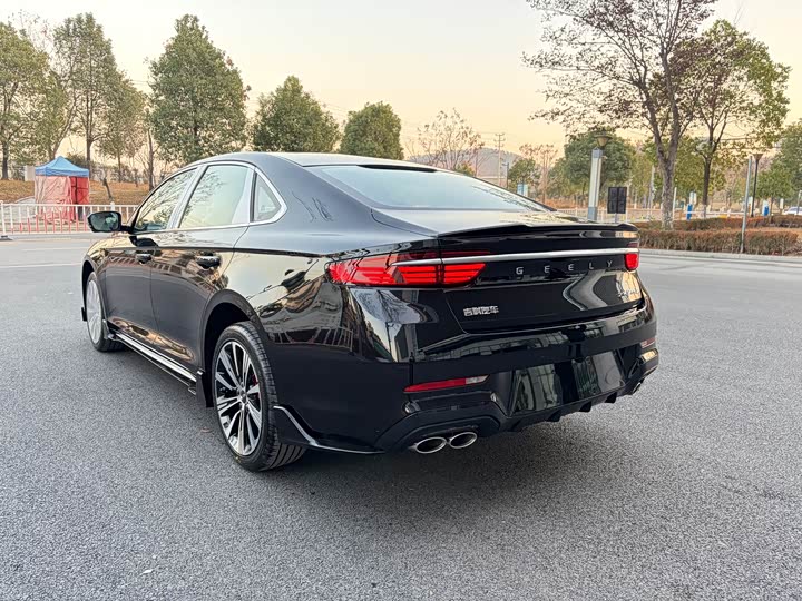 Фото 7 - Geely Preface