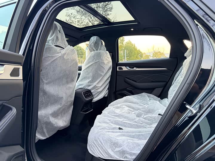 Фото 9 - Geely Preface