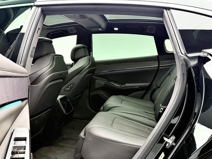 Фото 6 - Denza Z9