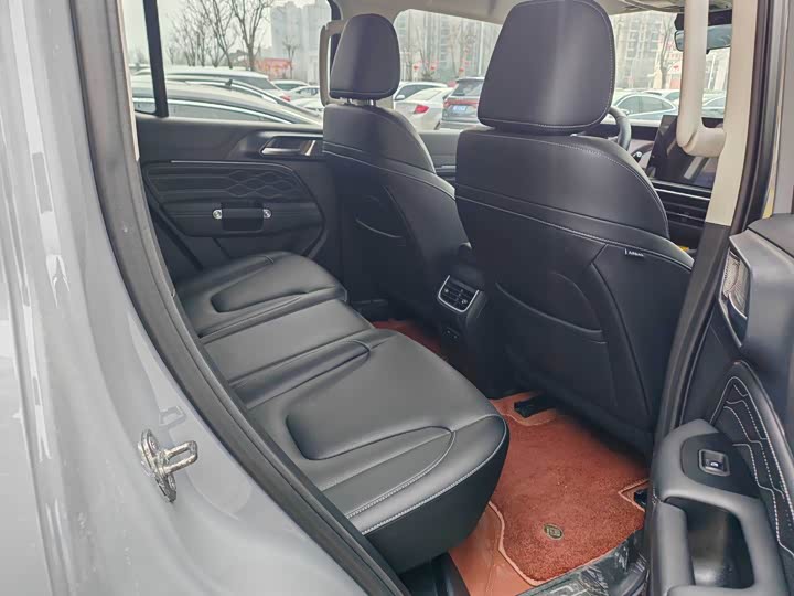 Фото 6 - Tank 300