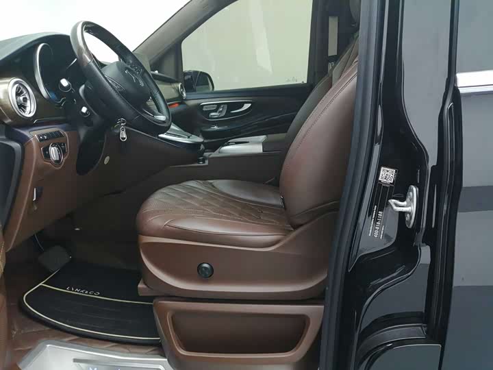 Фото 9 - Mercedes-Benz V-Class