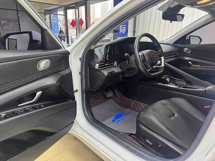 Фото 7 - Hyundai Elantra N line