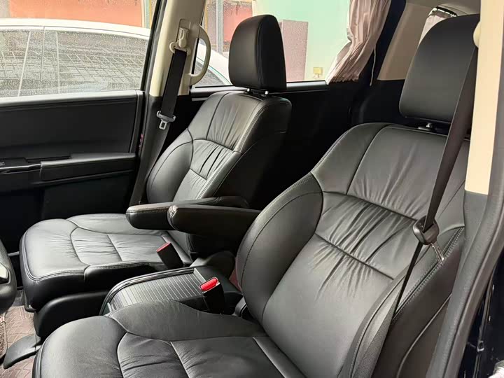 Фото 7 - Honda Odyssey