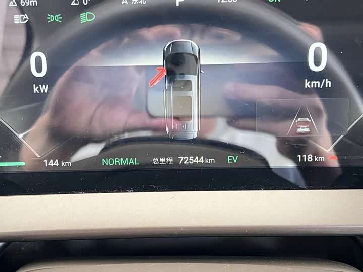 Фото 4 - Denza D9