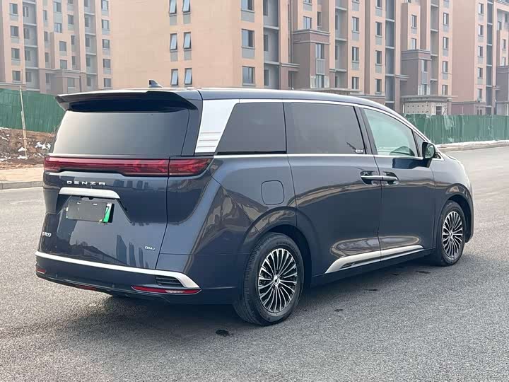 Фото 8 - Denza D9