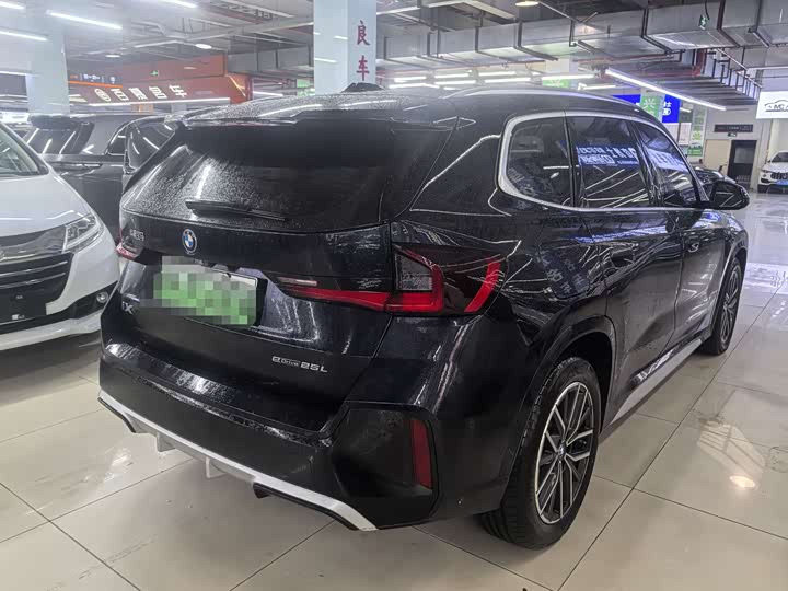 Фото 4 - BMW iX1