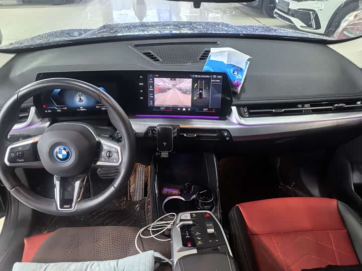 Фото 8 - BMW iX1