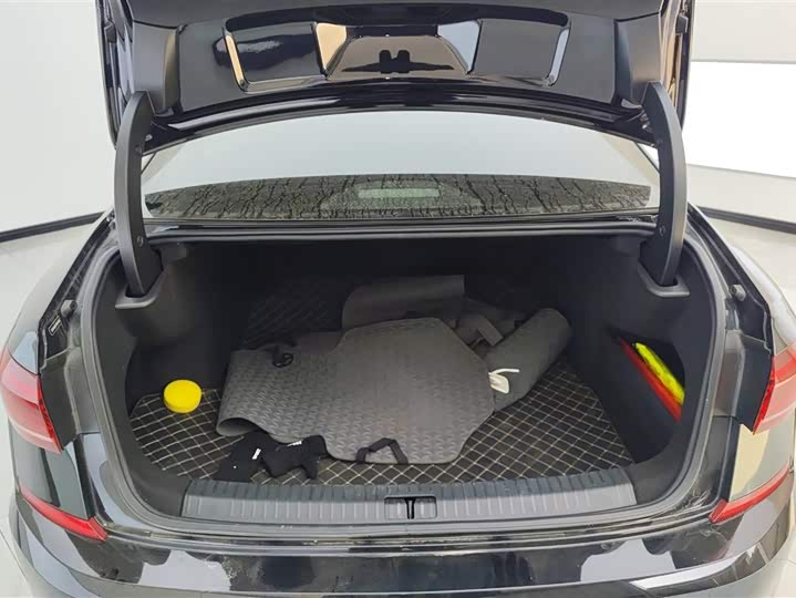 Photo 4 - Volkswagen Passat