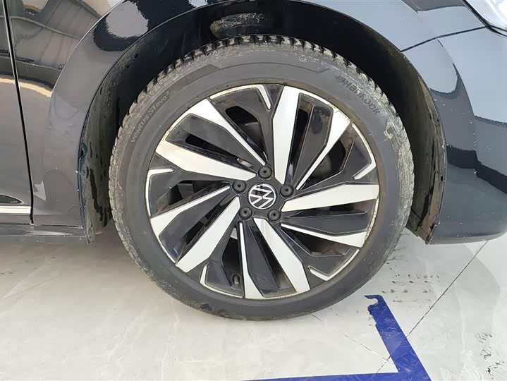 Photo 6 - Volkswagen Passat