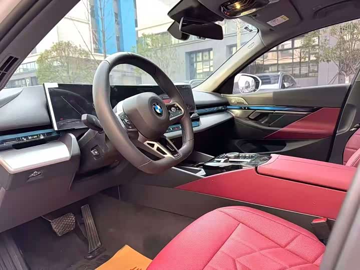 Фото 3 - BMW 5 Series