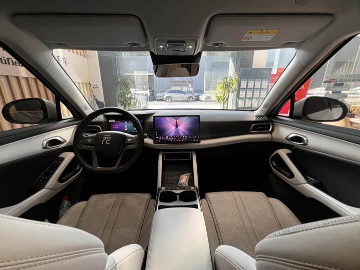 Фото 9 - BYD Yuan Up