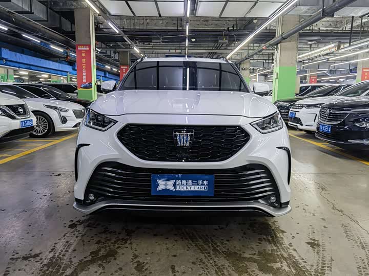 Фото 2 - Toyota Crown Kluger