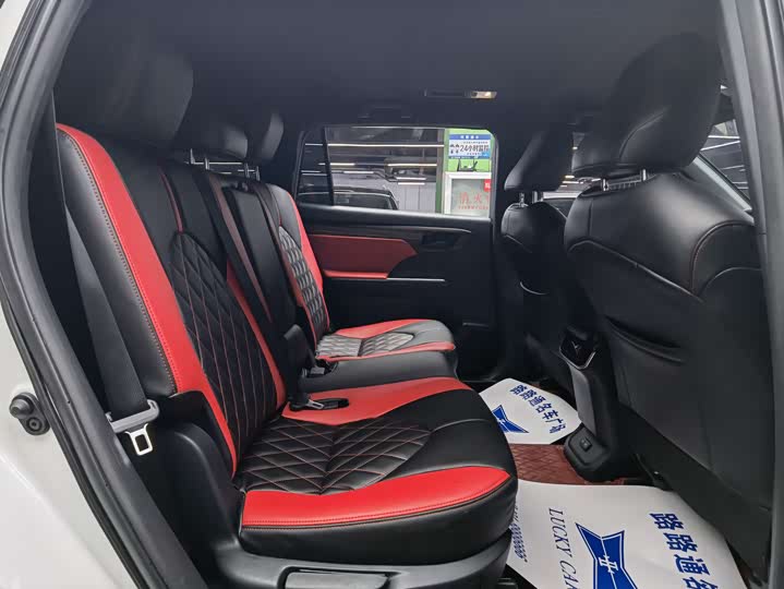 Фото 9 - Toyota Crown Kluger