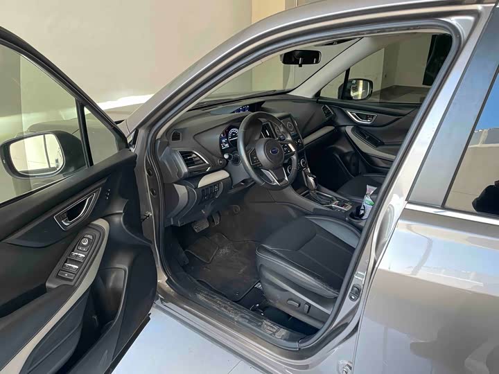 Фото 9 - Subaru Forester