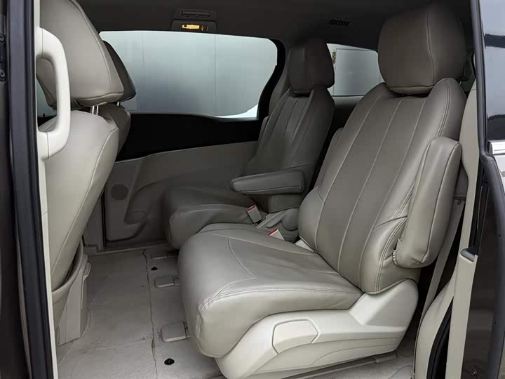 Фото 9 - Buick GL8 ES