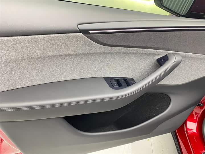 Фото 8 - Tesla Model Y