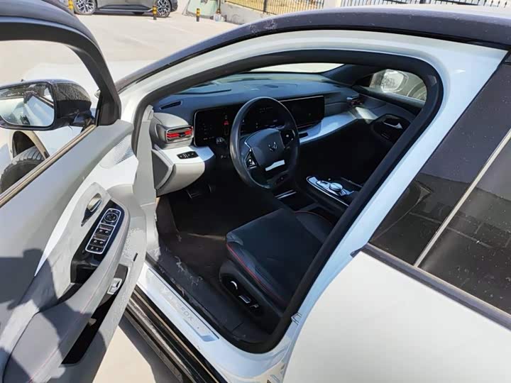 Photo 5 - BAIC Arcfox Alpha S