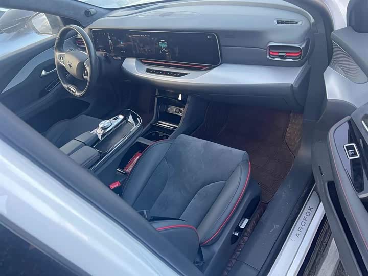 Photo 9 - BAIC Arcfox Alpha S