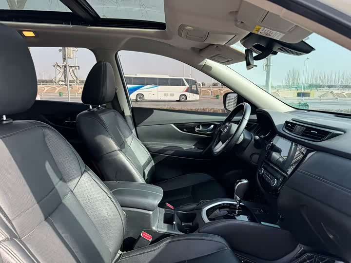 Фото 6 - Nissan X-Trail