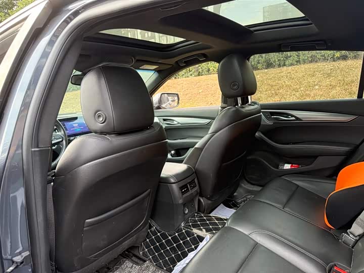 Photo 9 - Cadillac CT5